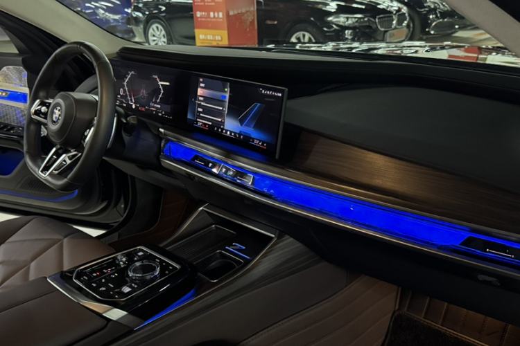 Used BMW 7 Series 2023 735Li M Sport Package Interior 5