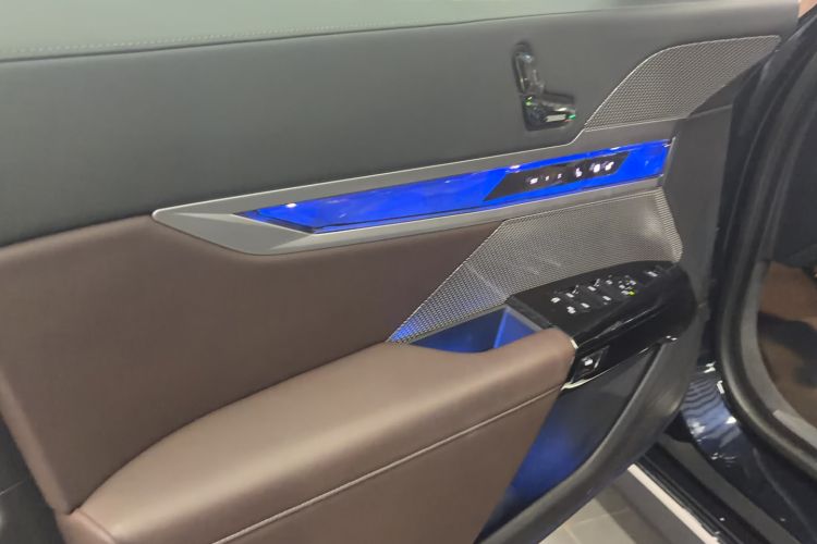 Used BMW 7 Series 2023 740Li Luxury Edition with Premium Package Interior 5