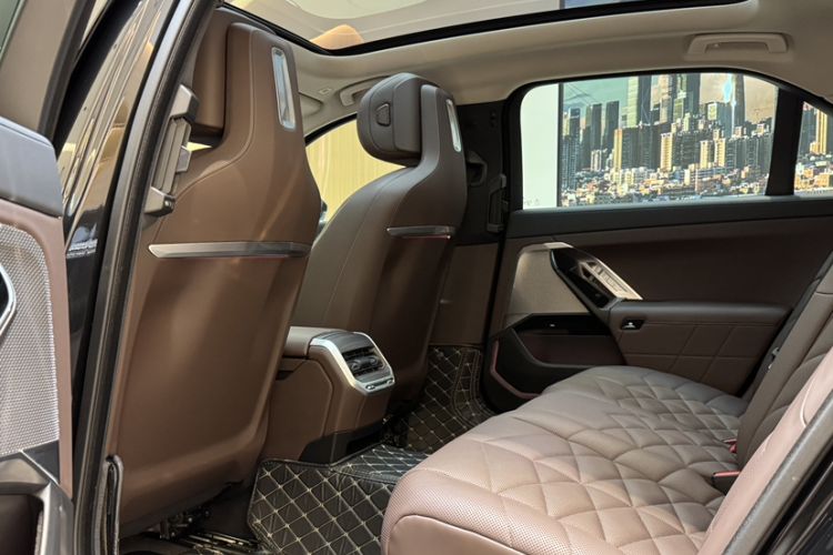 Used BMW 7 Series 2023 735Li M Sport Package Interior 5