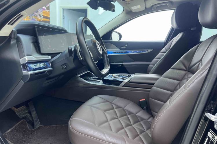 Used BMW 7 Series 2023 735Li Luxury Package Interior 5