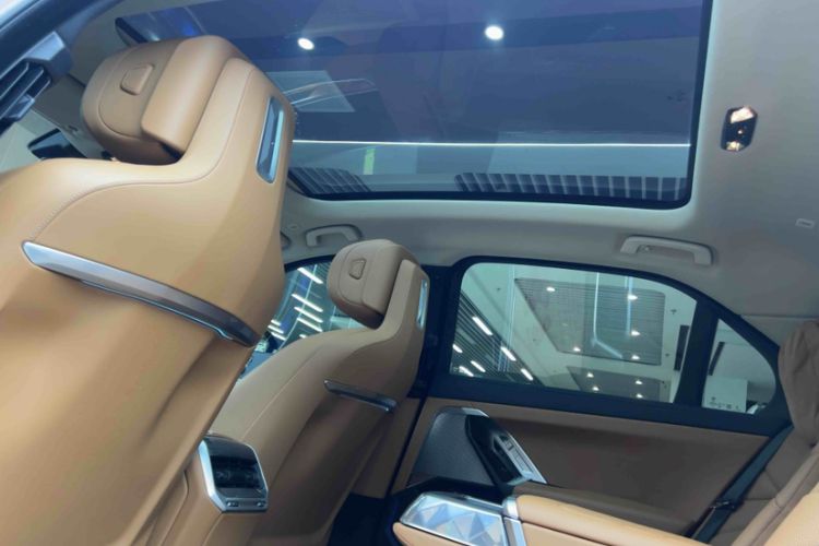 Used BMW 7 Series 2023 735Li M Sport Package Interior 7