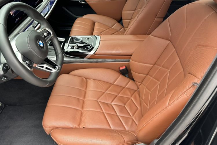 Used BMW 7 Series 2023 Restyled 740Li Luxury Edition M Sport Package Interior 7