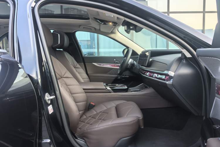 Used BMW 7 Series 2023 740Li Leading Model M Sport Package Interior 8