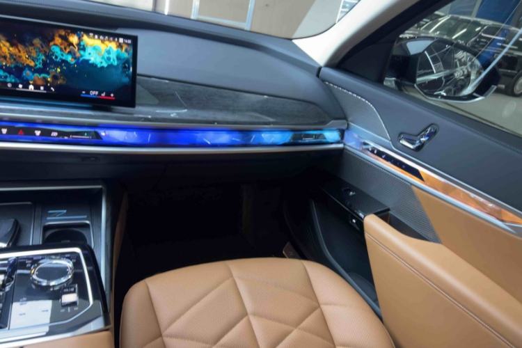 Used BMW 7 Series 2023 735Li M Sport Package Interior 8