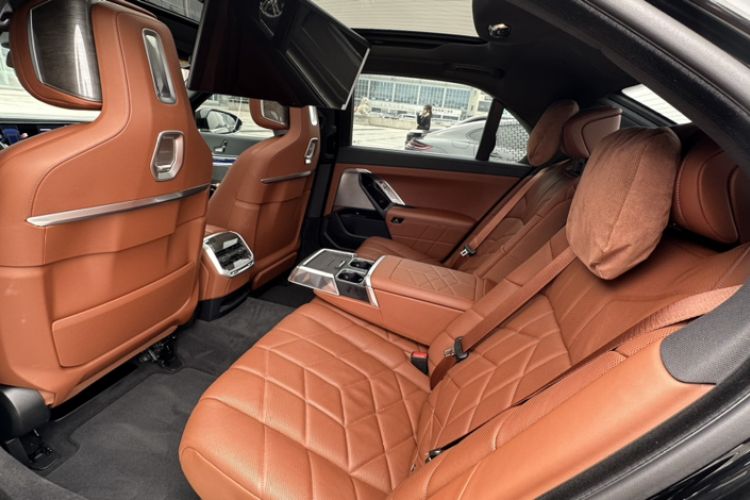 Used BMW 7 Series 2023 Restyled 740Li Luxury Edition M Sport Package Interior 9