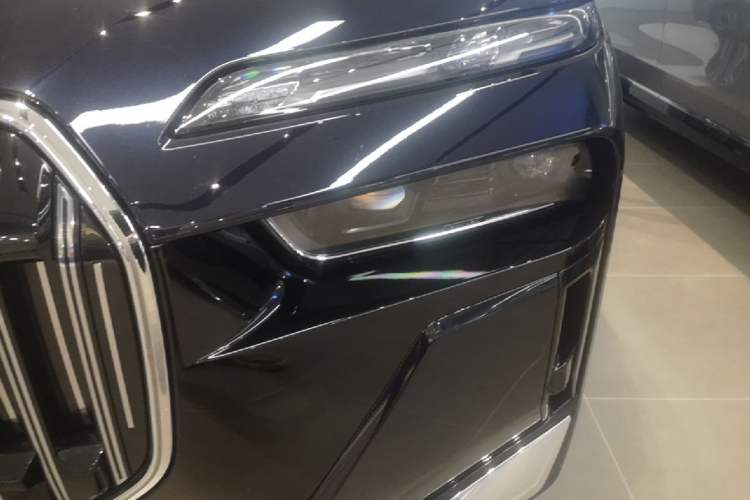 Used BMW 7 Series 2023 Restyled 740Li Luxury Edition M Sport Package Left Front Headlight