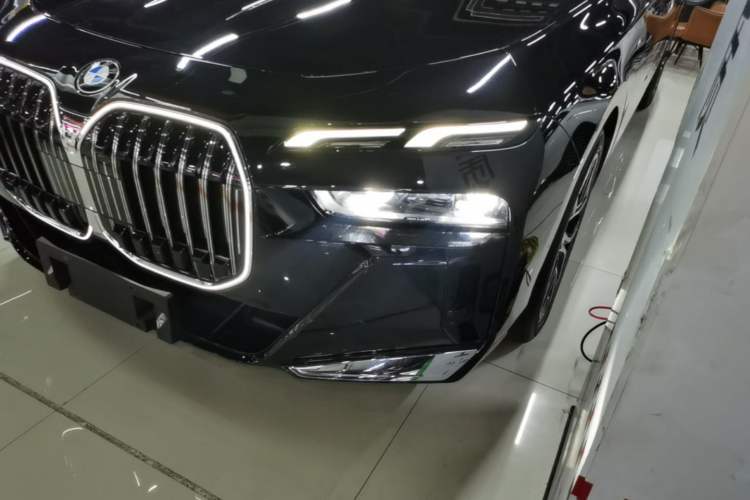 Used BMW 7 Series 2023 735Li M Sport Package Left Front Headlight