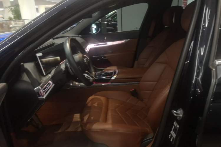 Used BMW 7 Series 2023 Restyled 740Li Luxury Edition M Sport Package Left Front Seat