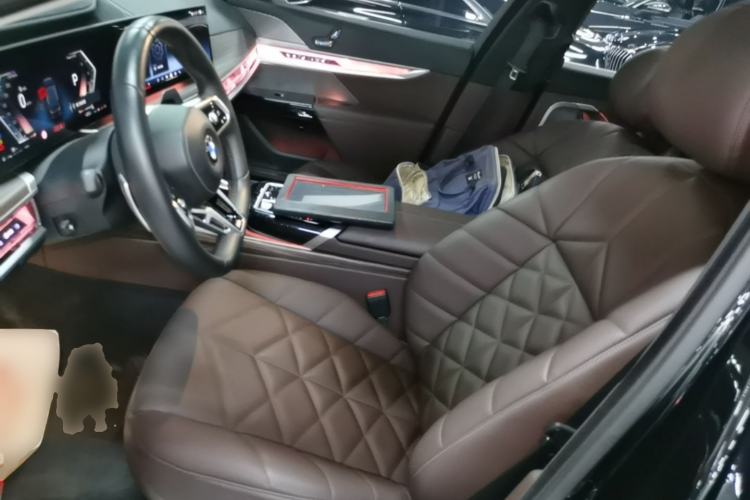 Used BMW 7 Series 2023 735Li M Sport Package Left Front Seat