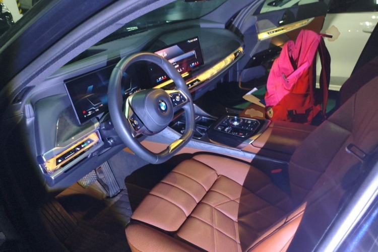 Used BMW 7 Series 2023 740Li Luxury Edition with Premium Package Left Front Seat