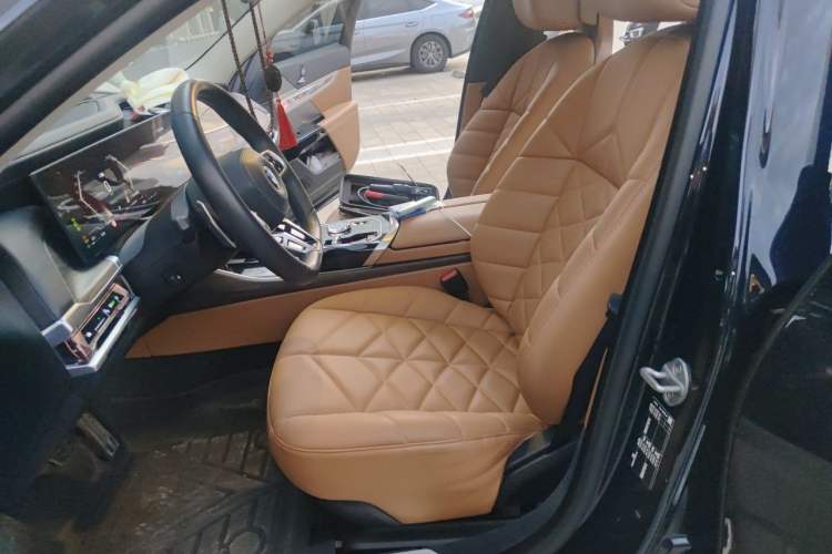 Used BMW 7 Series 2023 735Li M Sport Package Left Front Seat