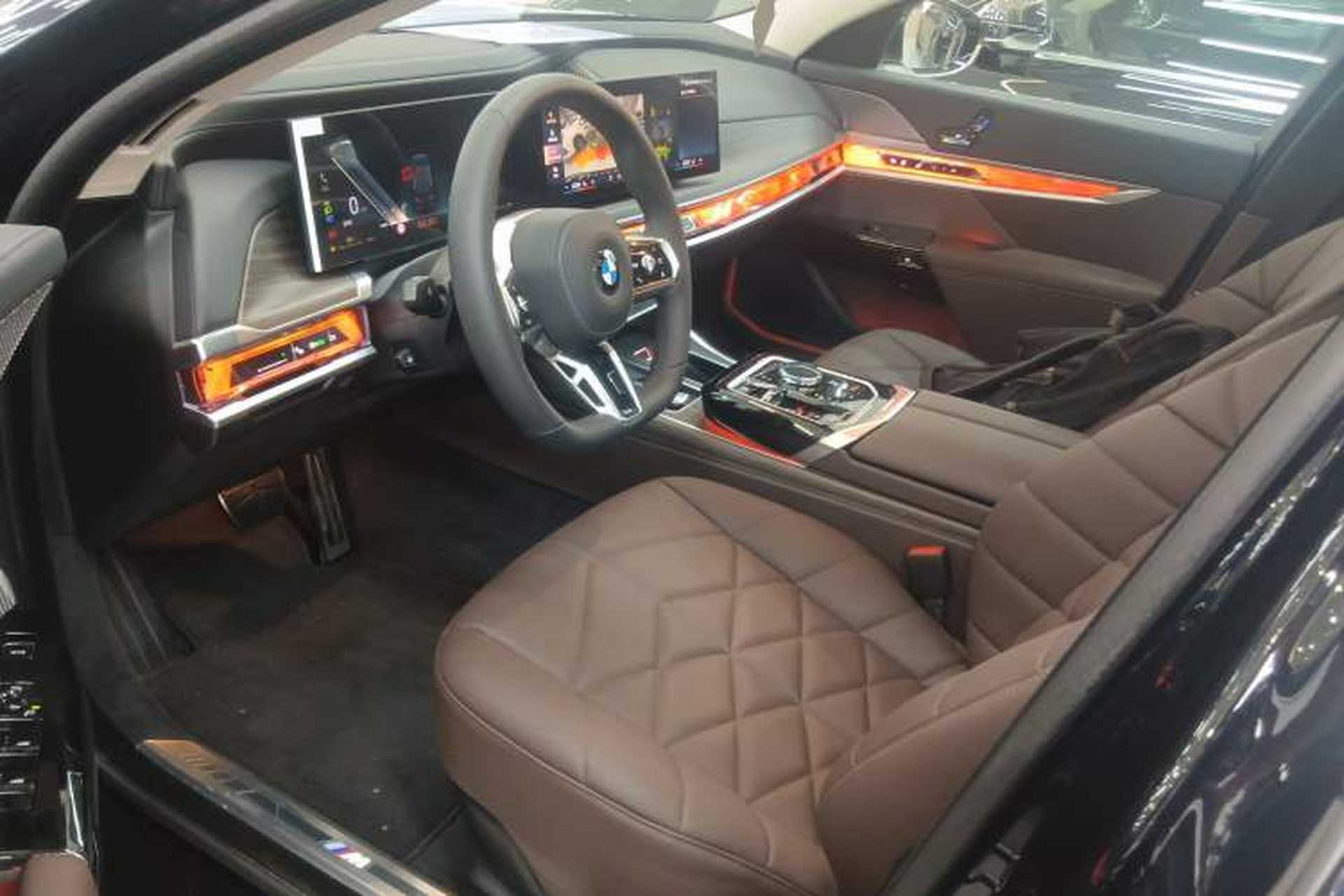 Used BMW 7 Series 2023 735Li M Sport Package Left Front Seat