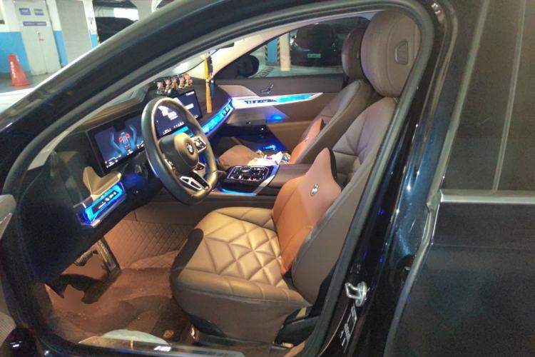 Used BMW 7 Series 2023 735Li M Sport Package Left Front Seat