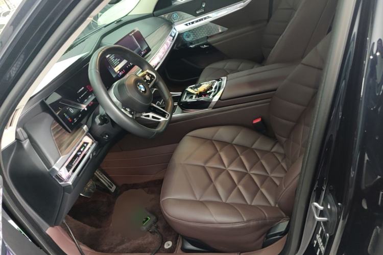 Used BMW 7 Series 2023 735Li M Sport Package Left Front Seat