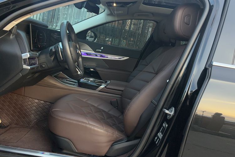 Used BMW 7 Series 2023 735Li M Sport Package Left Front Seat