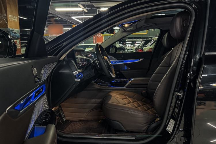 Used BMW 7 Series 2023 735Li M Sport Package Left Front Seat