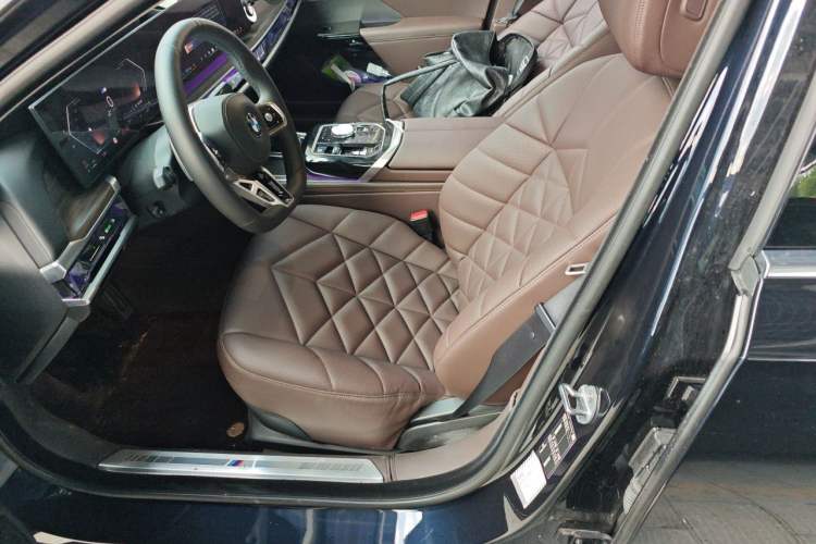 Used BMW 7 Series 2023 735Li M Sport Package Left Front Seat