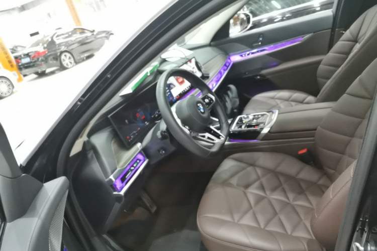 Used BMW 7 Series 2023 735Li M Sport Package Left Front Seat