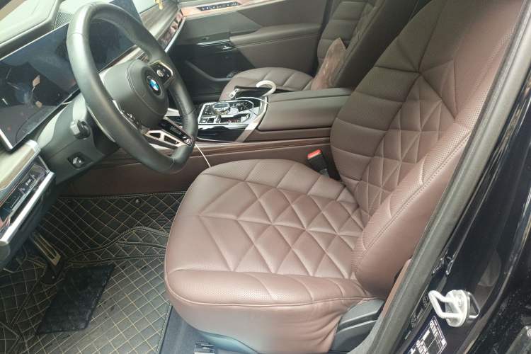 Used BMW 7 Series 2023 735Li M Sport Package Left Front Seat