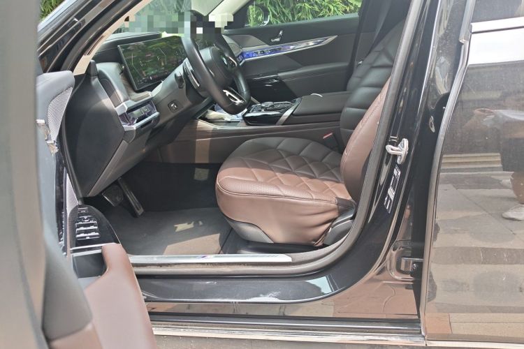 Used BMW 7 Series 2023 735Li M Sport Package Left Front Seat