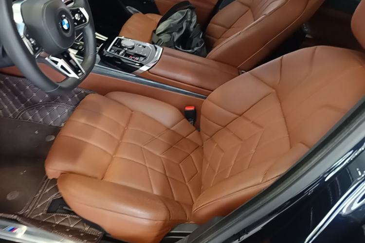Used BMW 7 Series 2023 740Li Luxury Edition M Sport Package Left Front Seat