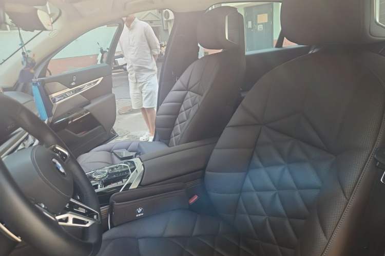 Used BMW 7 Series 2023 740Li Leading Model M Sport Package Left Front Seat