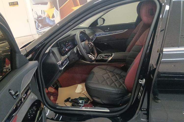 Used BMW 7 Series 2023 735Li M Sport Package Left Front Seat