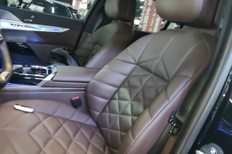 Used BMW 7 Series 2023 735Li Luxury Package Left Front Seat