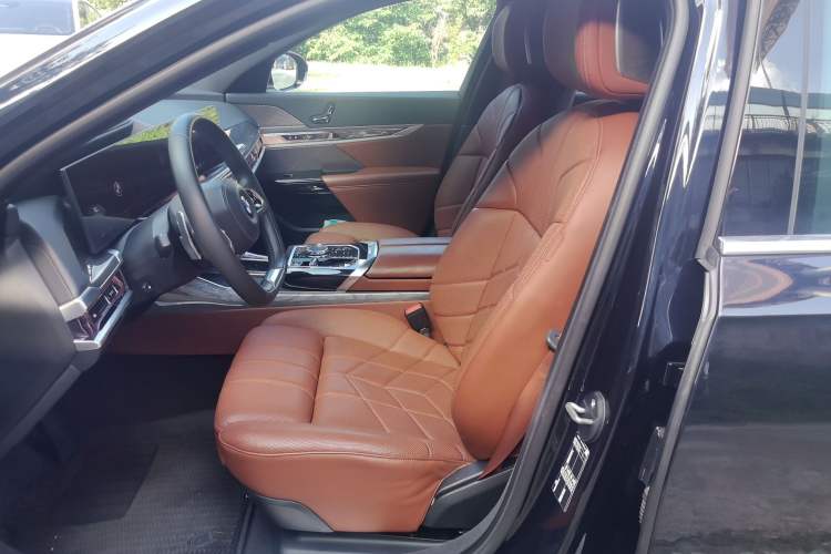 Used BMW 7 Series 2023 740Li Luxury Edition with Premium Package Left Front Seat