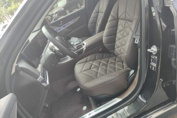 Used BMW 7 Series 2023 735Li M Sport Package Left Front Seat