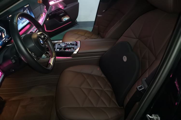 Used BMW 7 Series 2023 735Li Luxury Package Left Front Seat