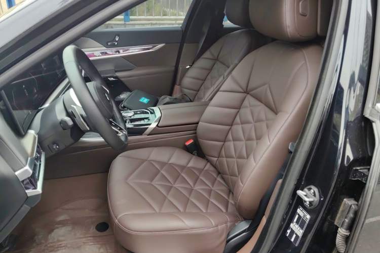 Used BMW 7 Series 2023 735Li M Sport Package Left Front Seat