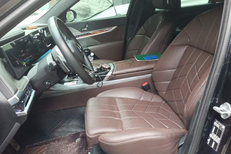 Used BMW 7 Series 2023 740Li Luxury Edition M Sport Package Left Front Seat