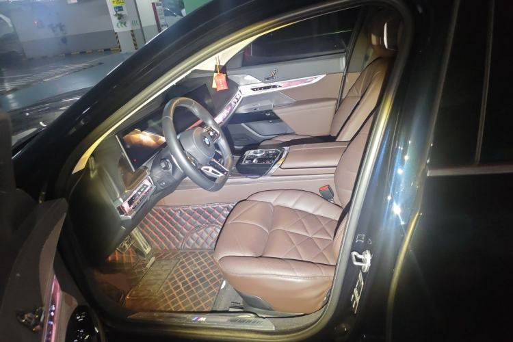 Used BMW 7 Series 2023 740Li Leading Model M Sport Package Left Front Seat
