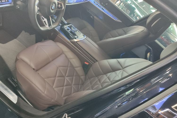 Used BMW 7 Series 2023 740Li Leading Model M Sport Package Left Front Seat