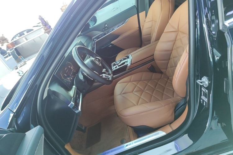 Used BMW 7 Series 2023 735Li M Sport Package Left Front Seat