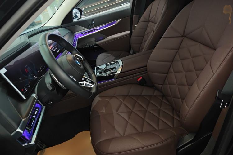 Used BMW 7 Series 2023 735Li M Sport Package Left Front Seat