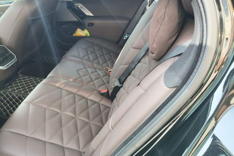 Used BMW 7 Series 2023 735Li M Sport Package Left Rear Seat