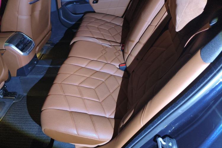 Used BMW 7 Series 2023 740Li Luxury Edition with Premium Package Left Rear Seat