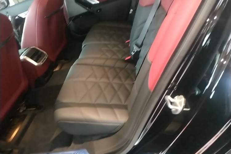Used BMW 7 Series 2023 735Li M Sport Package Left Rear Seat