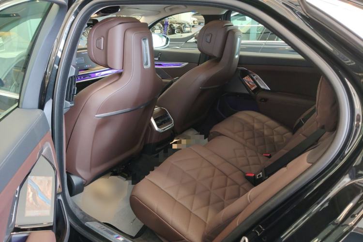 Used BMW 7 Series 2023 735Li M Sport Package Left Rear Seat