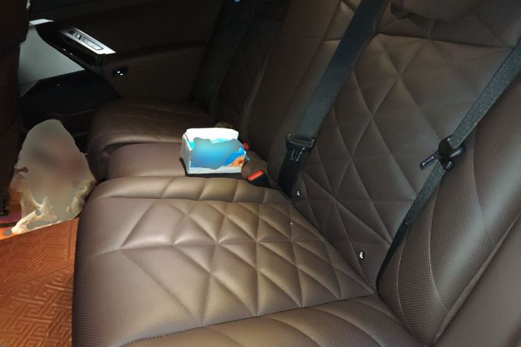 Used BMW 7 Series 2023 740Li Leading Model M Sport Package Left Rear Seat