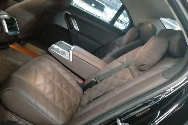 Used BMW 7 Series 2023 735Li M Sport Package Left Rear Seat