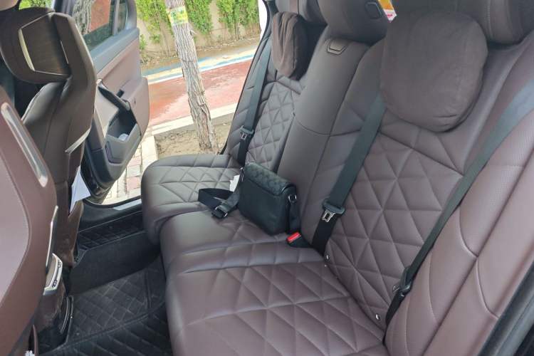 Used BMW 7 Series 2023 740Li Leading Edition Luxury Package Left Rear Seat