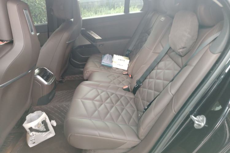 Used BMW 7 Series 2023 735Li M Sport Package Left Rear Seat