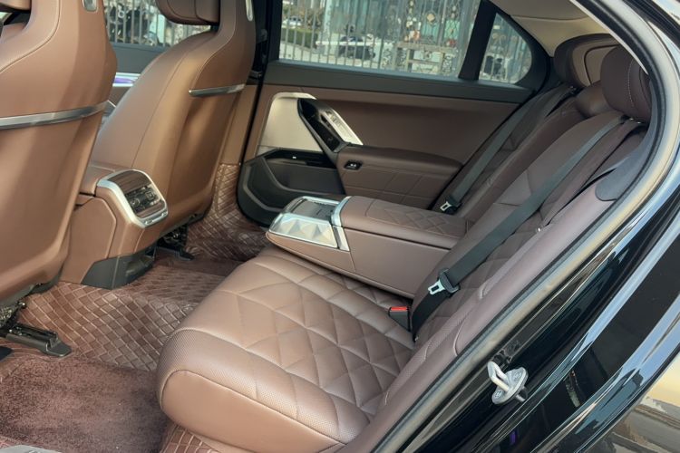Used BMW 7 Series 2023 735Li M Sport Package Left Rear Seat