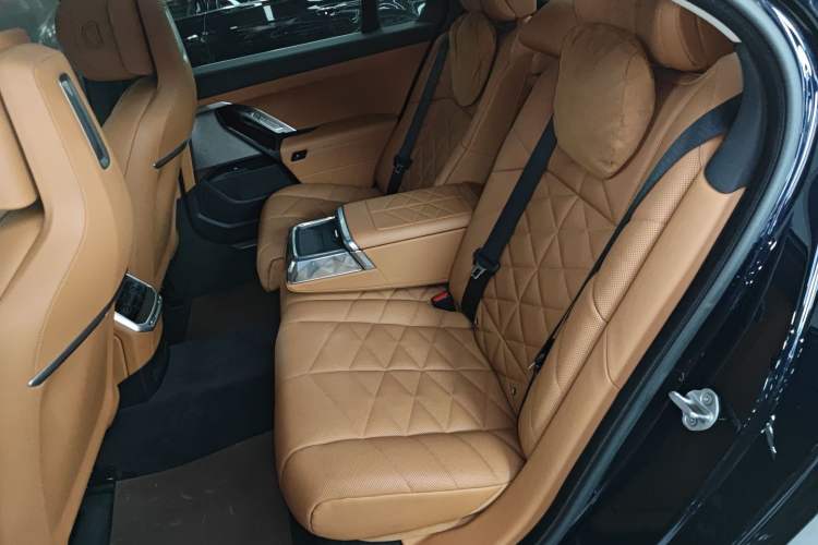 Used BMW 7 Series 2023 735Li M Sport Package Left Rear Seat