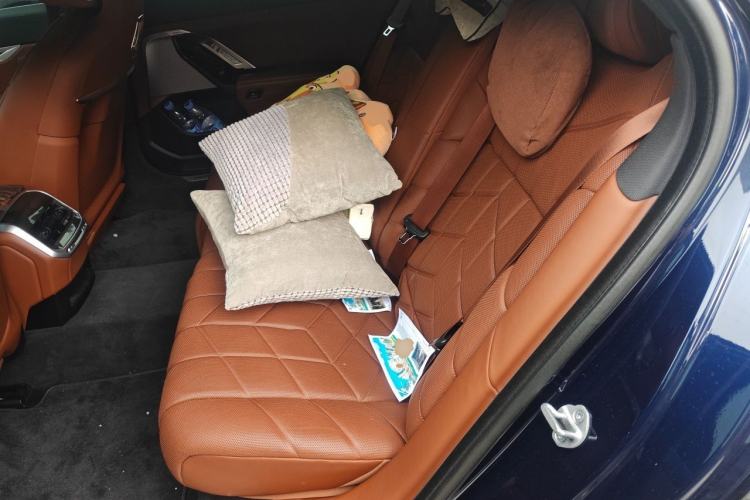 Used BMW 7 Series 2023 740Li Luxury Edition with Premium Package Left Rear Seat
