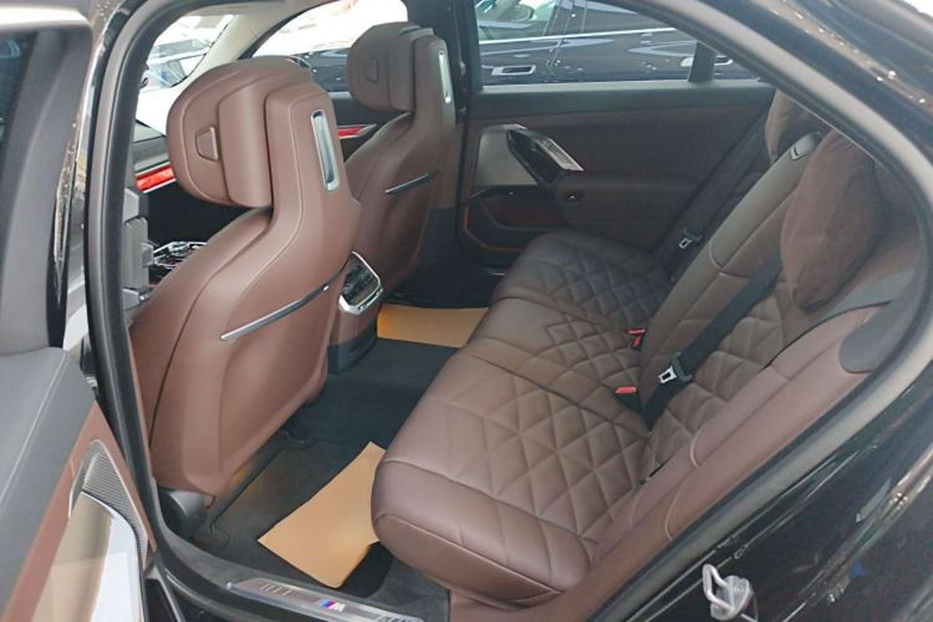 Used BMW 7 Series 2023 735Li M Sport Package Left Rear Seat