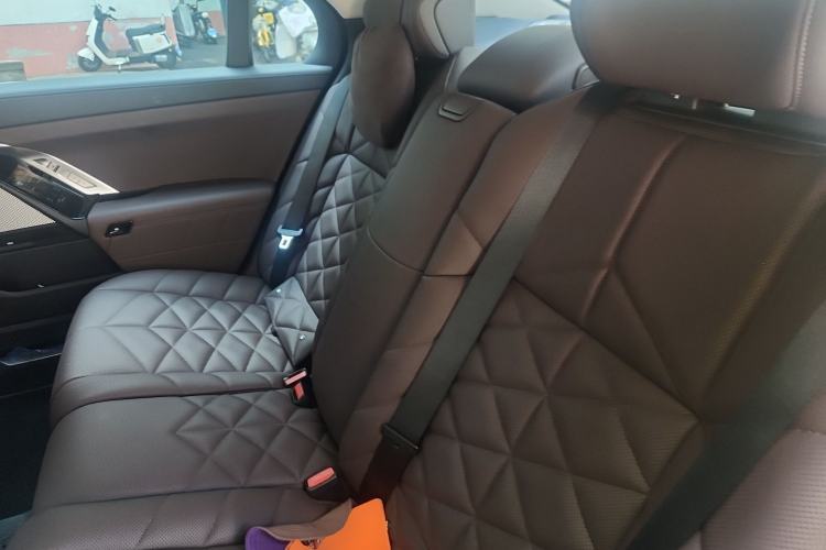 Used BMW 7 Series 2023 740Li Leading Model M Sport Package Left Rear Seat